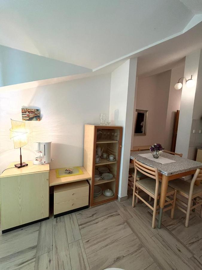 젤사 Gorana Apartman With Swimming Pool 아파트 외부 사진