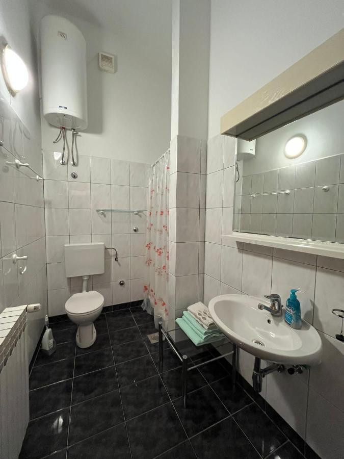 젤사 Gorana Apartman With Swimming Pool 아파트 외부 사진