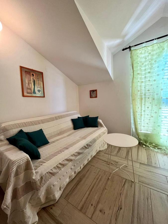 젤사 Gorana Apartman With Swimming Pool 아파트 외부 사진