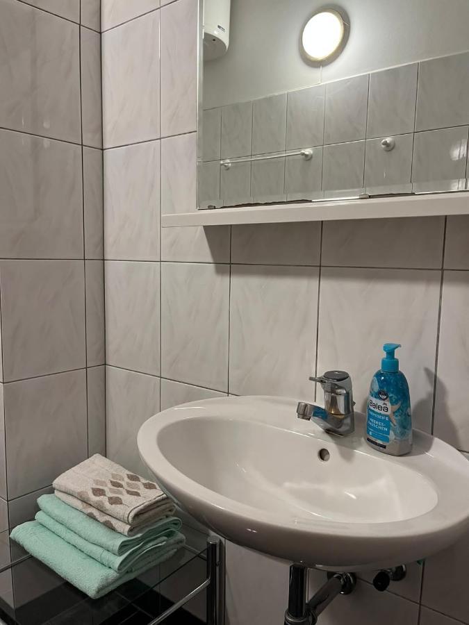 젤사 Gorana Apartman With Swimming Pool 아파트 외부 사진